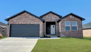 548 N MCLEOD DR (DENTON)