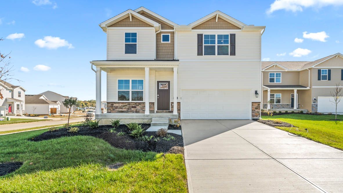 1704 Parkfield Way. Goshen, OH 45122