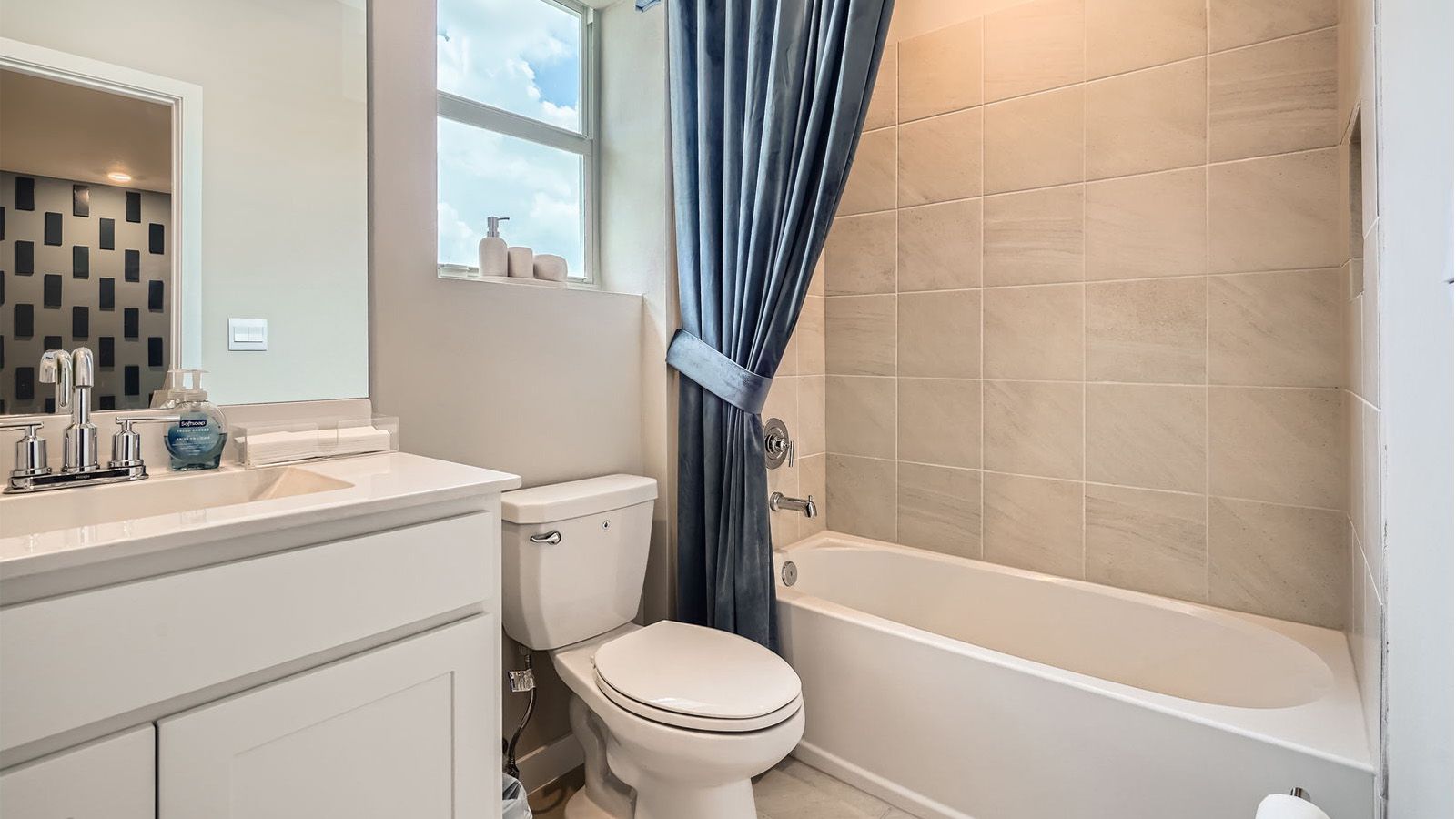 112 Ne 14Th Terrace. Homestead, FL 33033