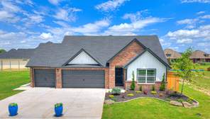 5515 WINDSTONE DR (LAREDO)