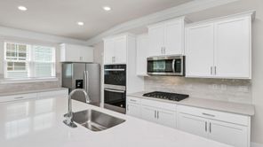 227 LIVINGSTON WOODS DR (EATON)