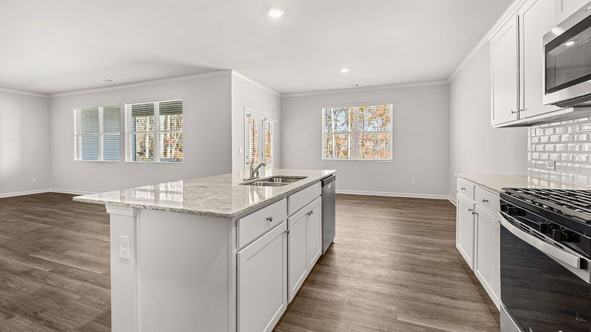 548 Majestic Oak Circle. Dallas, GA 30132