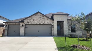 Everett - Turnbo Ranch Traditions: Killeen, Texas - D.R. Horton Basic