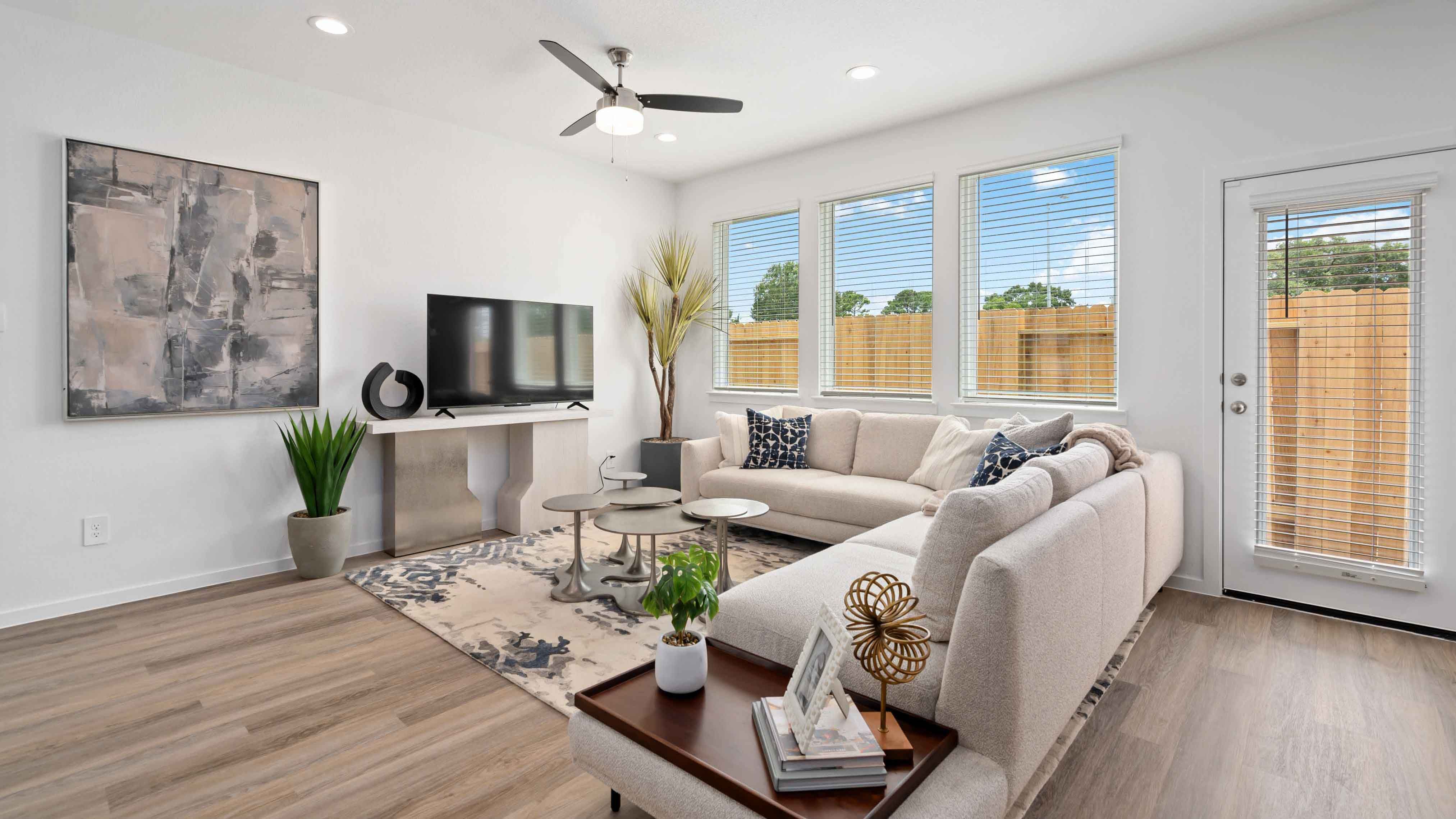 2102 Olivos St (CEDAR)