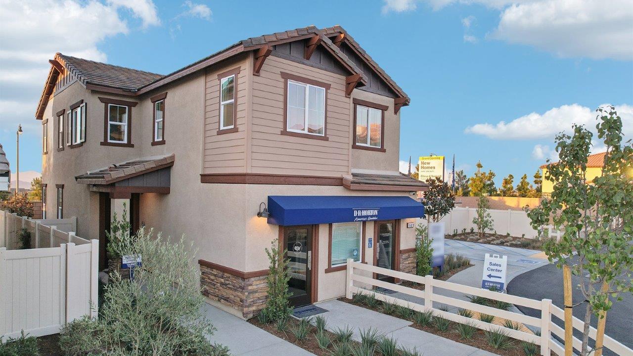 6341 Sierra Vista Lane. Fontana, CA 92336