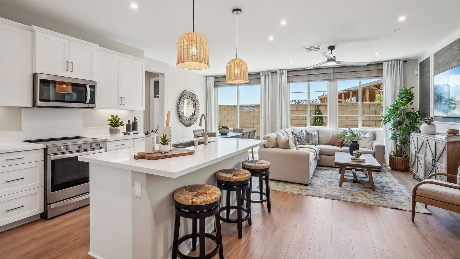 6341 Sierra Vista Lane. Fontana, CA 92336