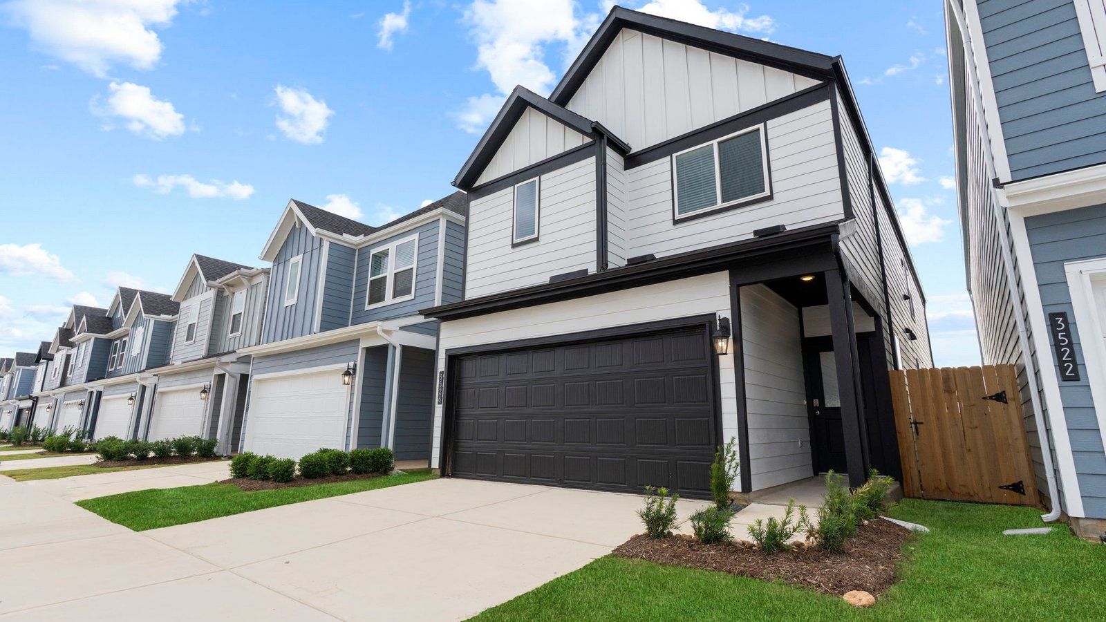 3571 Blue Mockingbird Street