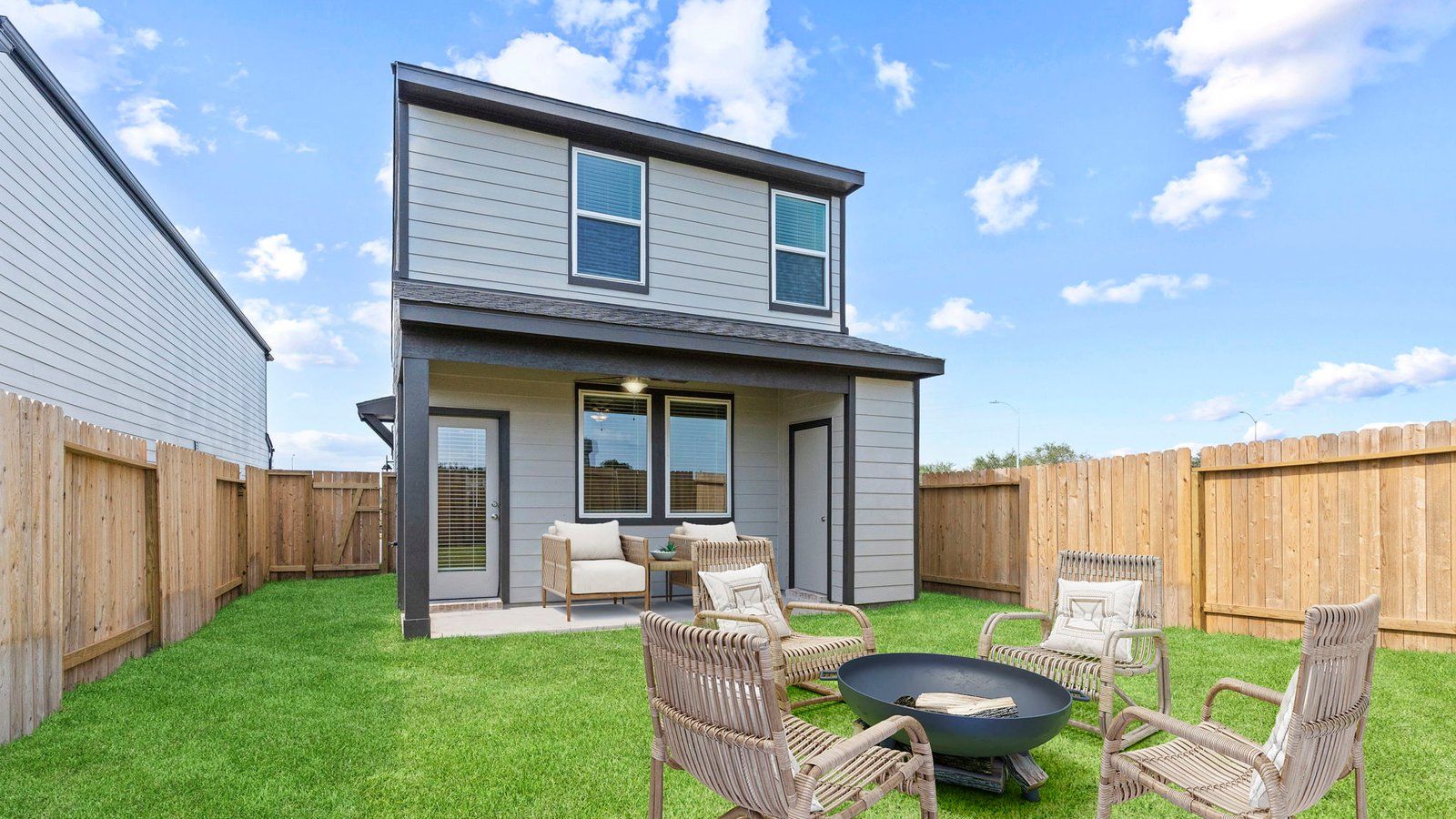 2031 Olivos St (GARDENIA)