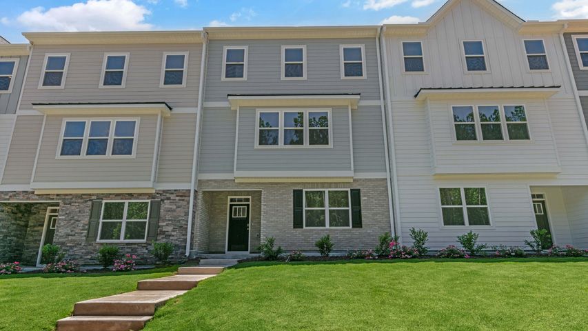 827 Washington Street