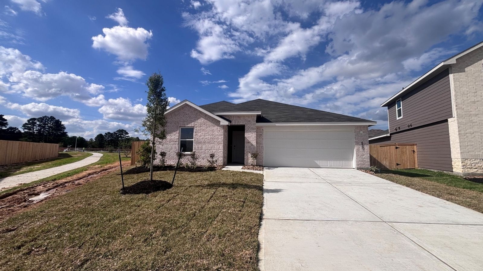 Lakeway - Maple Woods: Hockley, Texas - D.R. Horton