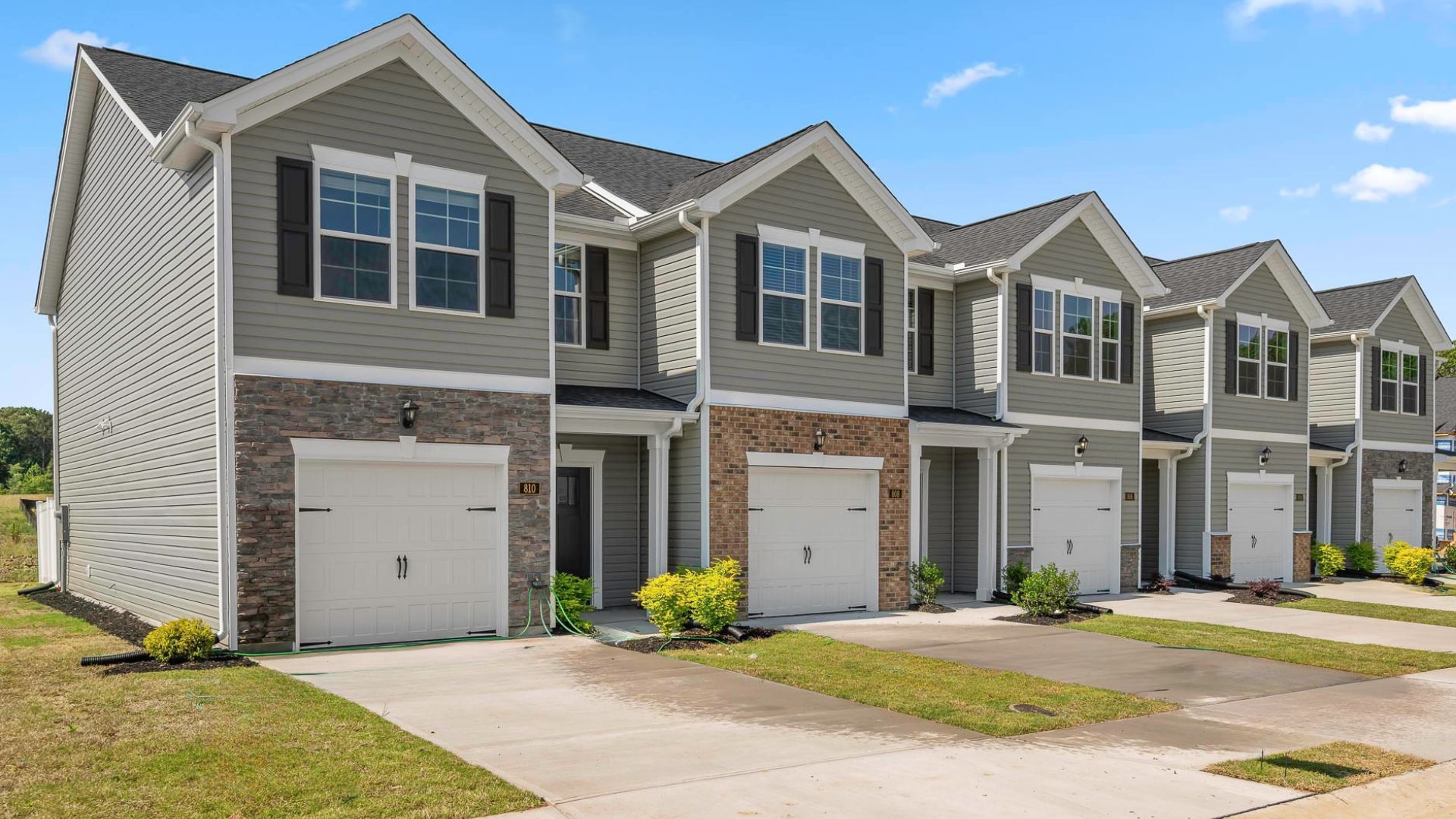 810 Gaelic Drive (Newton)