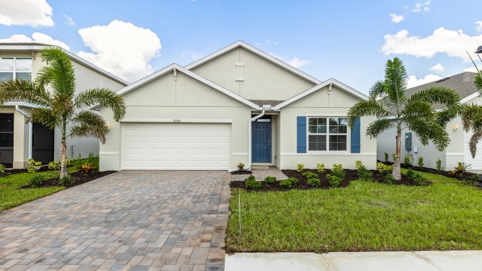 CALI - Bentley Crossing - Express & Tradition: Fort Myers, Florida - D.R. Horton