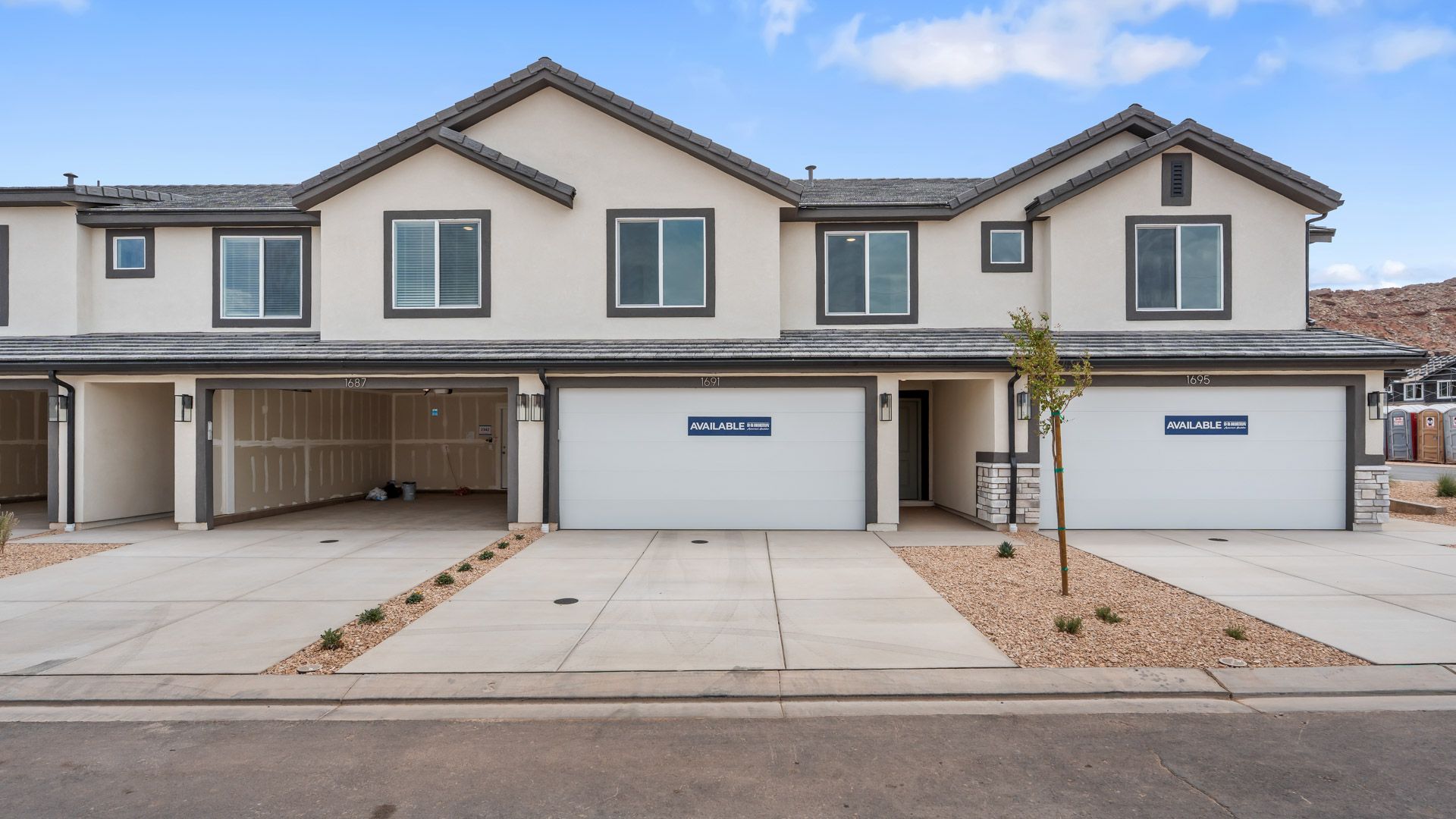 2157 S WOLVERINE WAY #2446 (Oakridge)