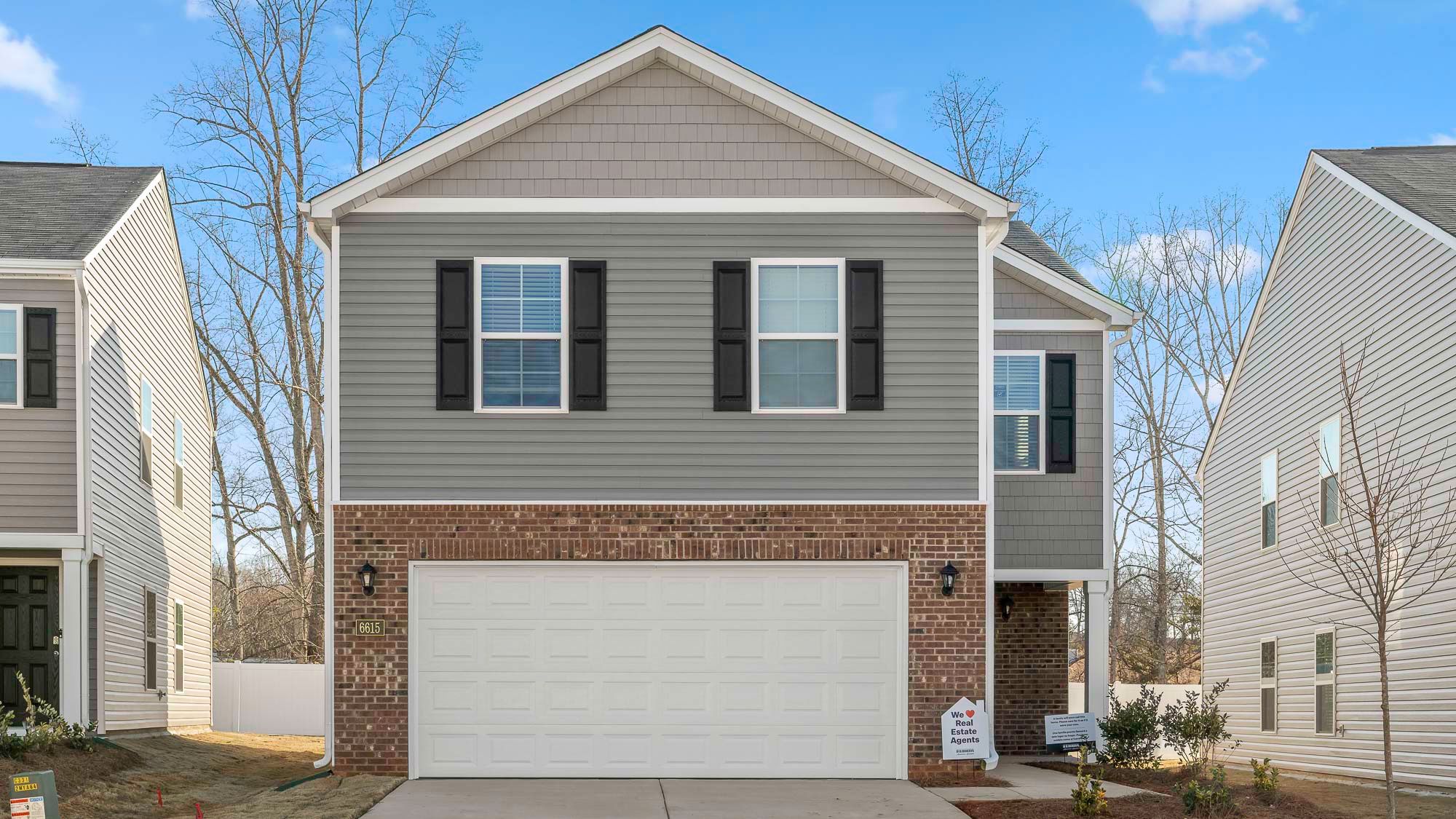 1126 Chandler Pointe Court (Aisle)