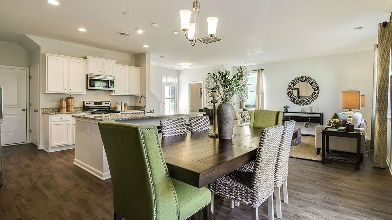 126 Ellie Way. Savannah, GA 31419