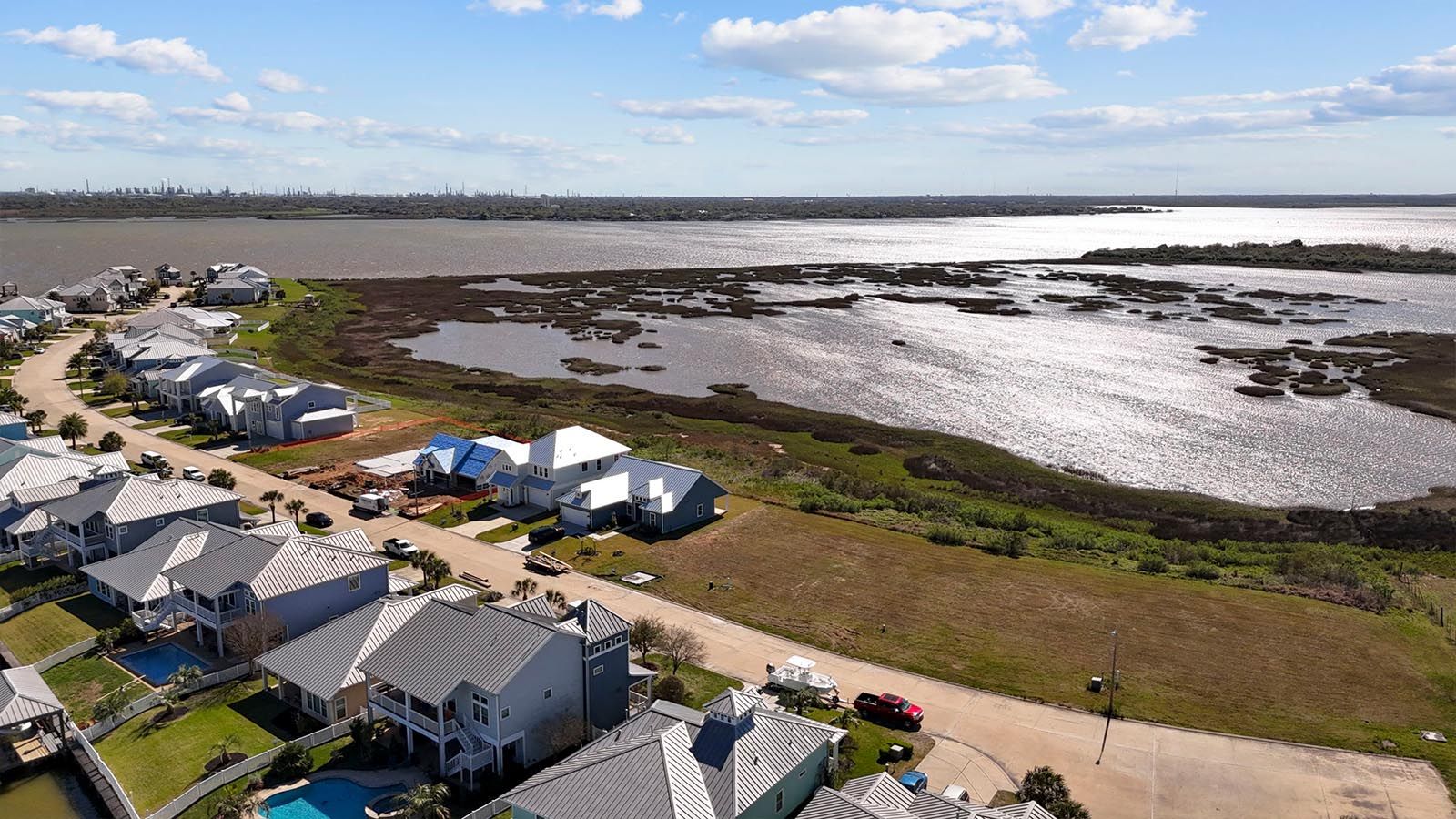 Waterfront Views of Galveston Bay and Moses Lake