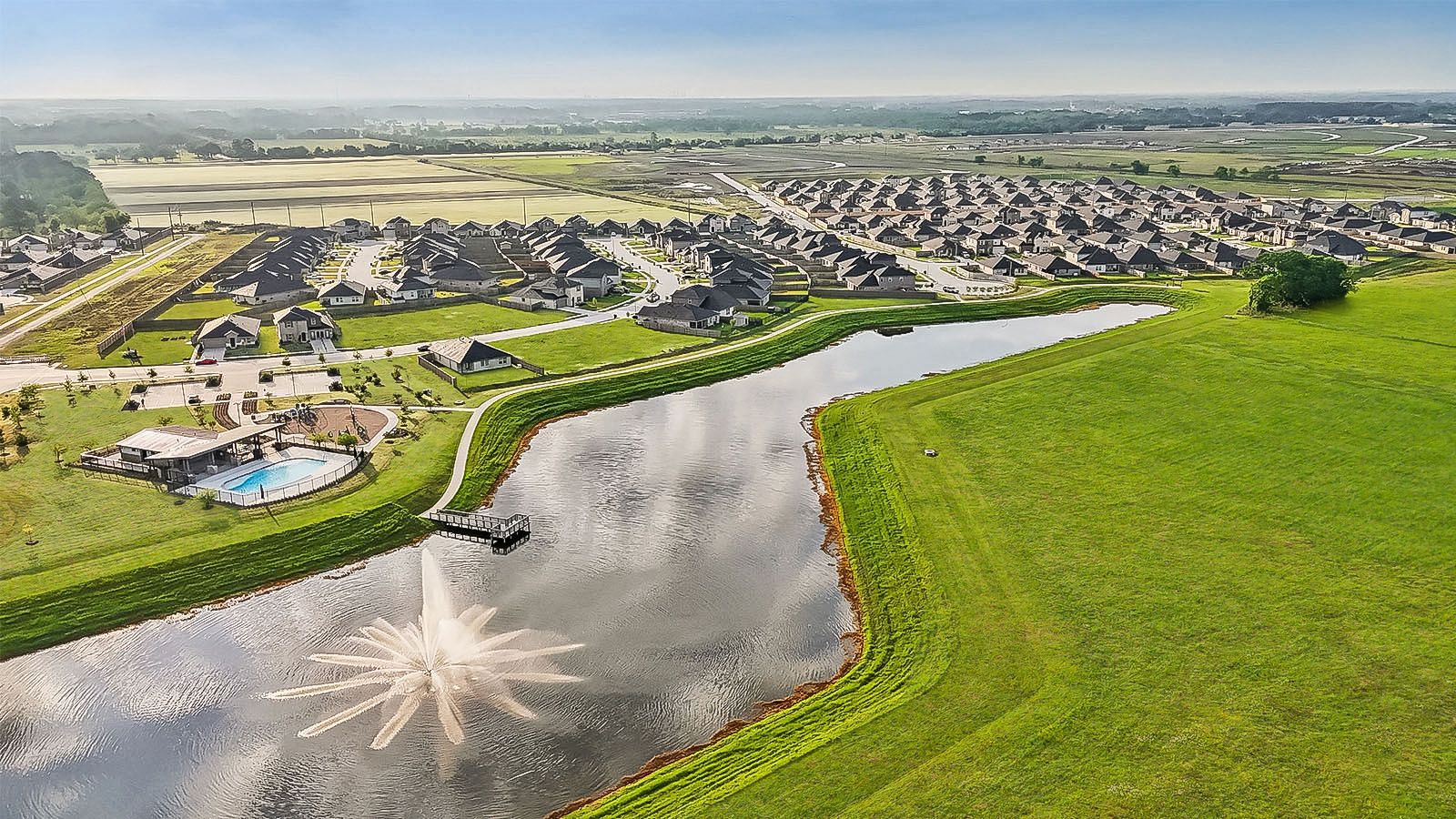 casa en Newport Pointe por D.R. Horton