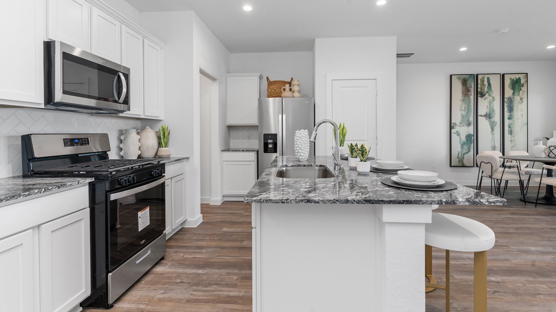 7603 Inwood Hills Lane. Houston, TX 77088