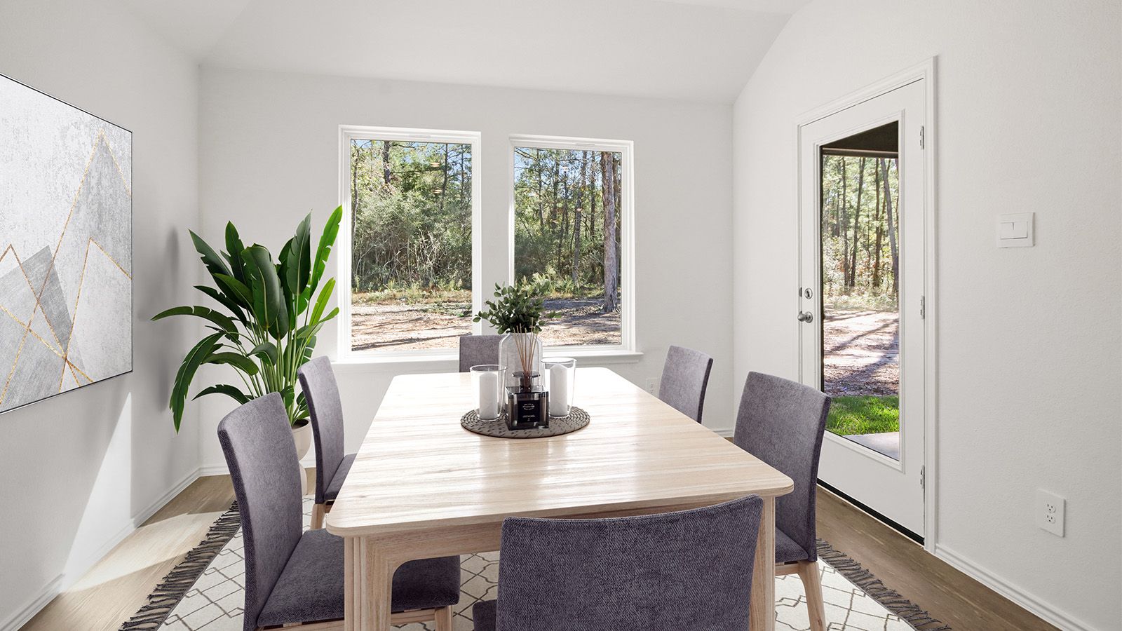 104 Wildflower Lane. Dayton, TX 77535