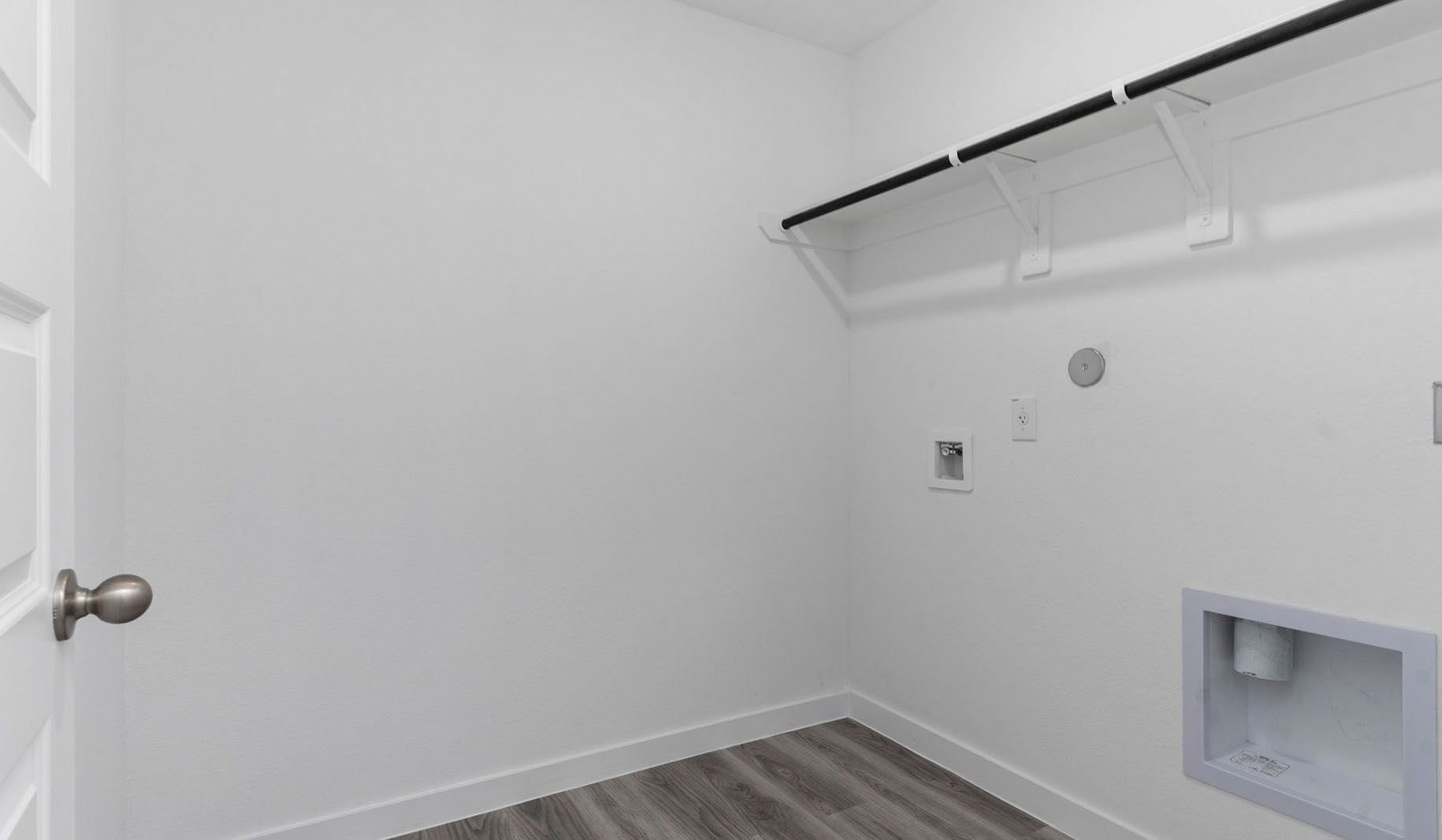 1307 Angelfish Drive. Iowa Colony, TX 77583