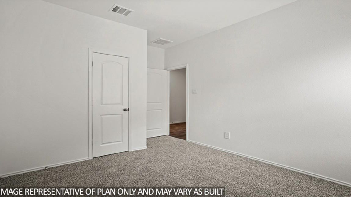 4016 Shimmer Sol Drive. Brookshire, TX 77423