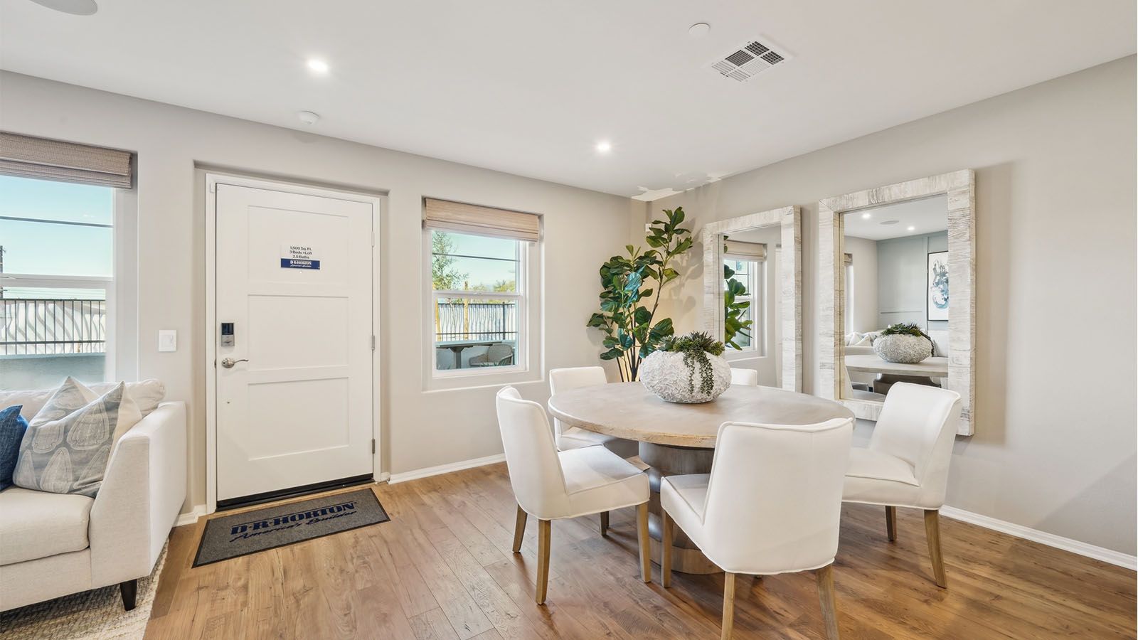 16113 Lumia Way. Fontana, CA 92336