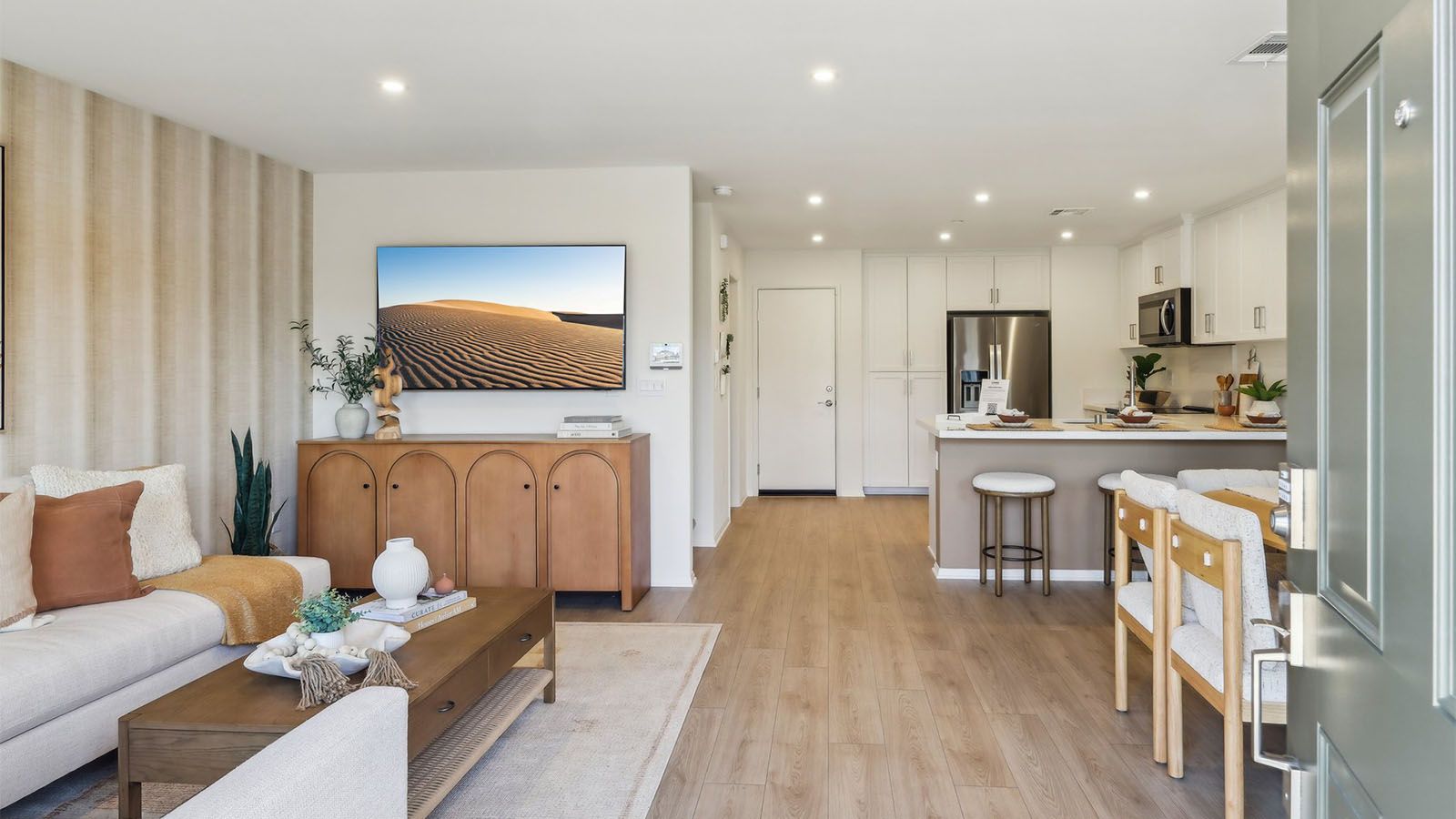 6352 Sierra Vista Lane Unit 1. Fontana, CA 92336