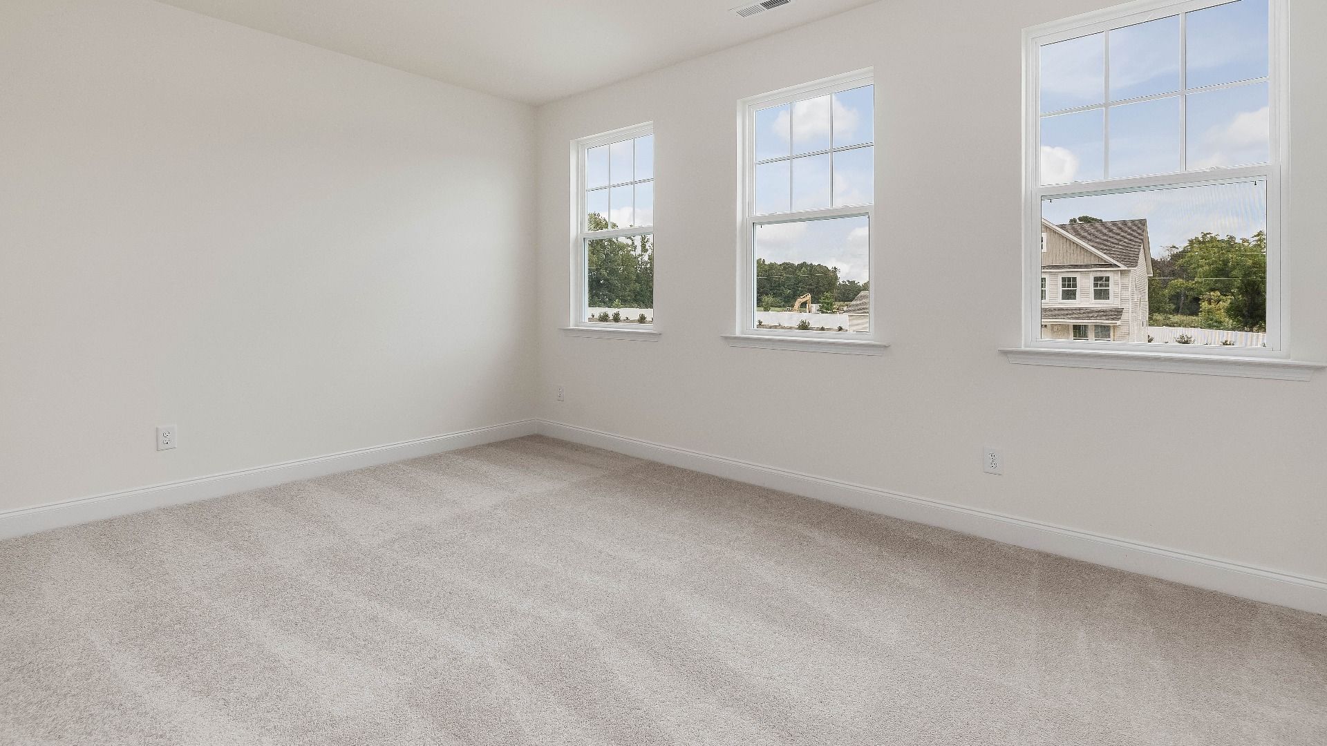Stonehaven home plan secondary bedroom with closet