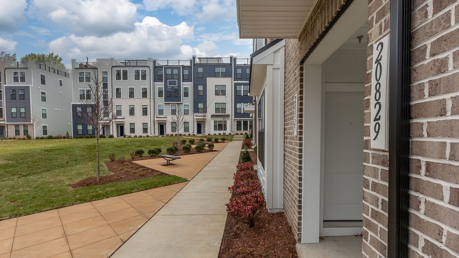 20829 Cloongee Terrace (Clarendon)