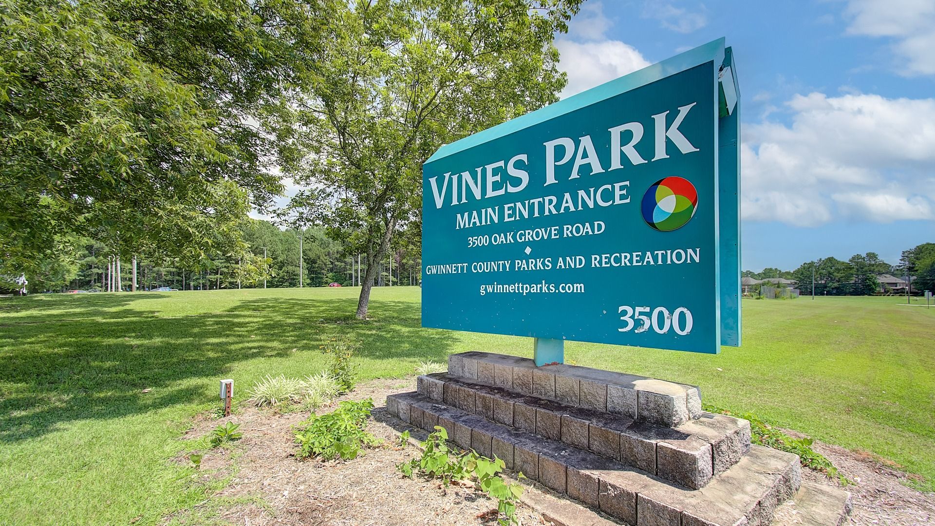 Welcoming entry to Vines Park public parks and recreation near Hamilton Lakes in Loganville, GA.