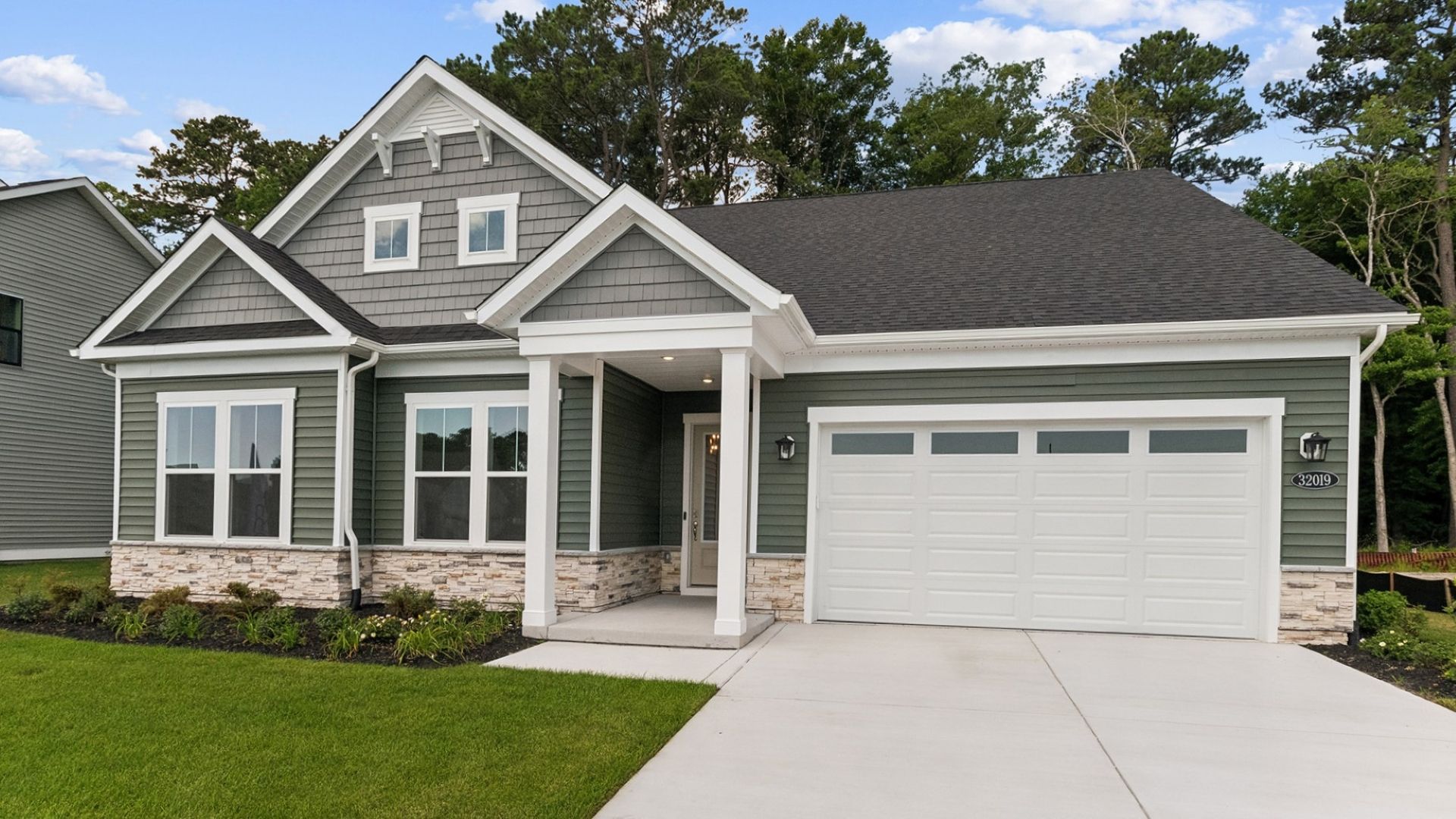 Single Family Homes on 1/2+ Acre Homesites