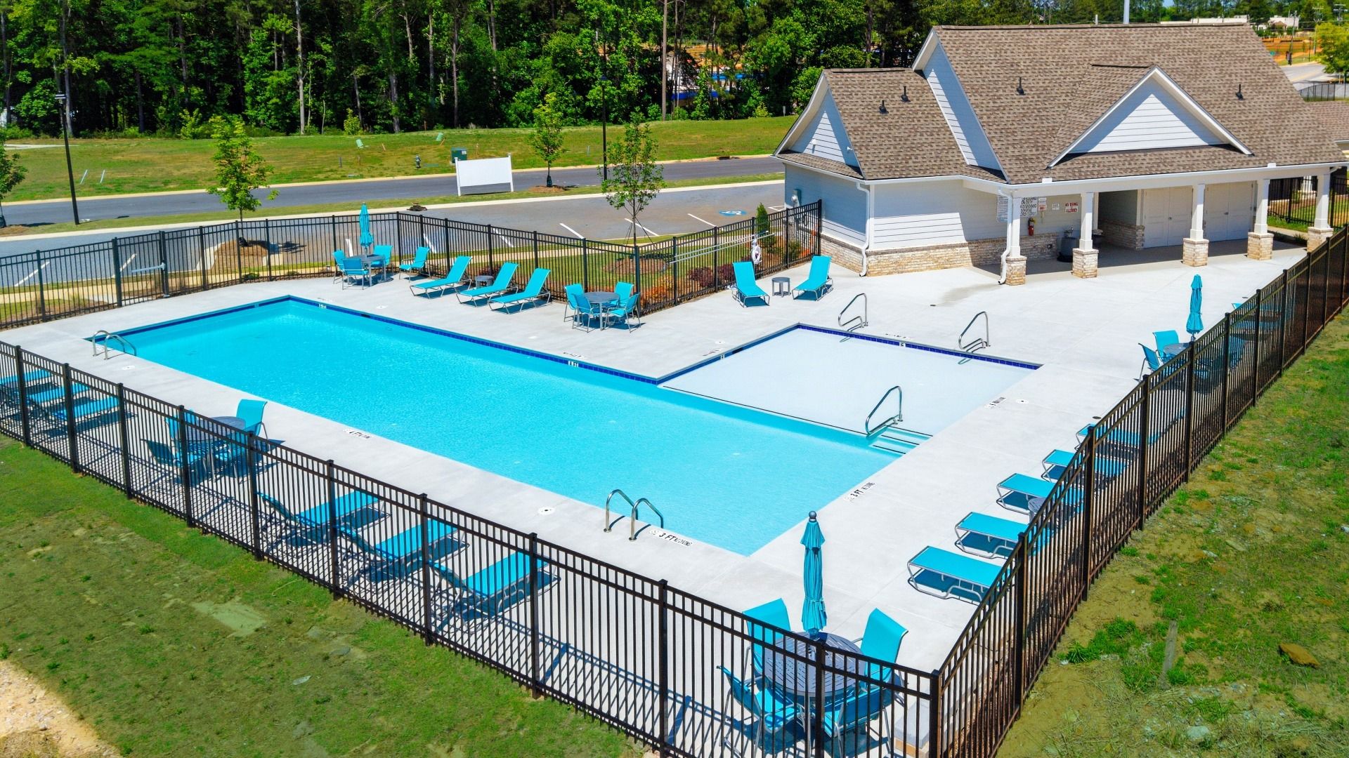 Auburn Ridge Community Pool