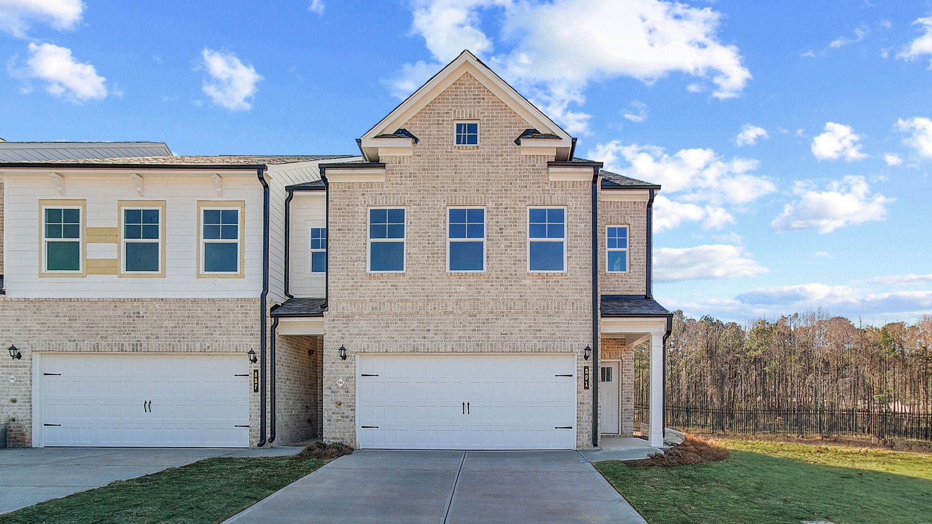 8098 Tiger Way (Luca)