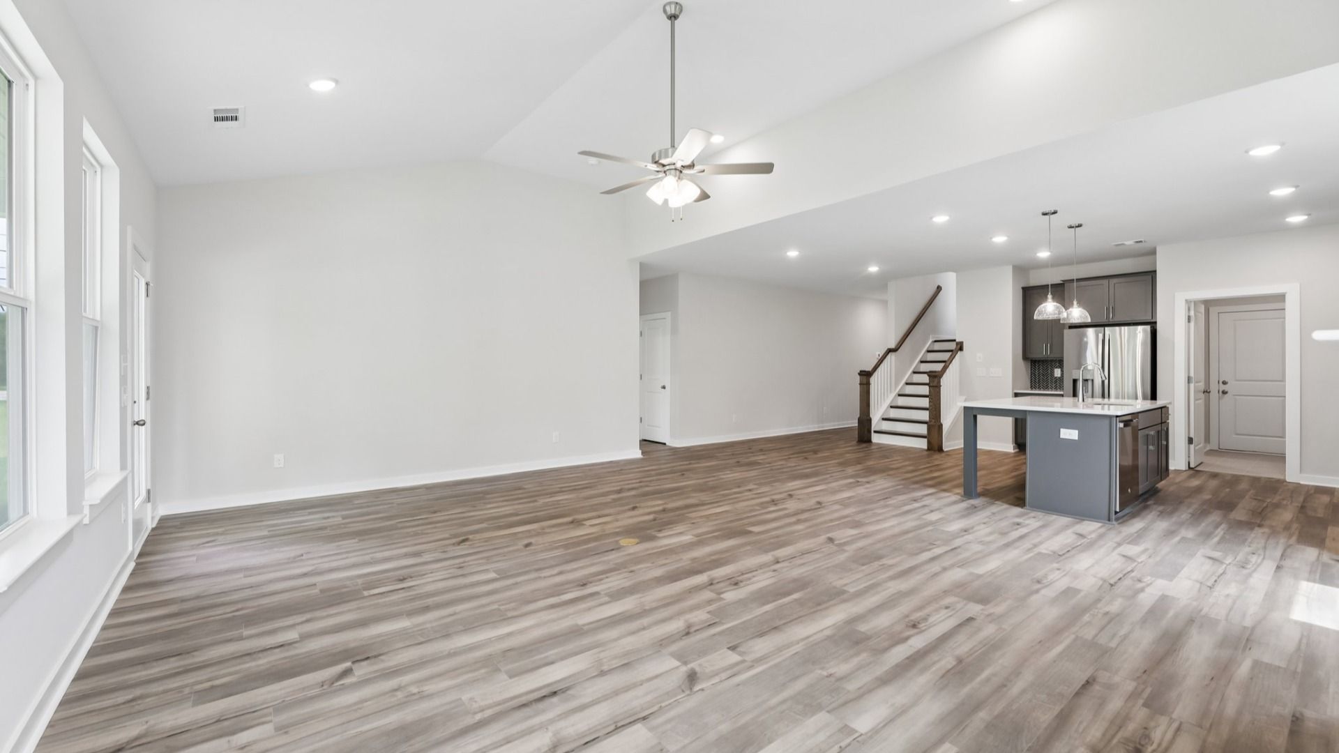 These are photos and plan layout may vary.  See Sales Consultants for details.