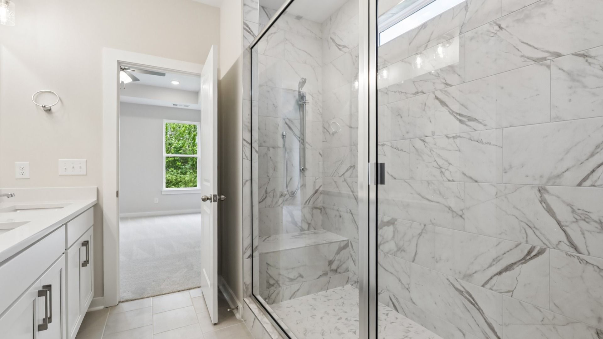 These are photos and plan layout may vary.  See Sales Consultants for details.