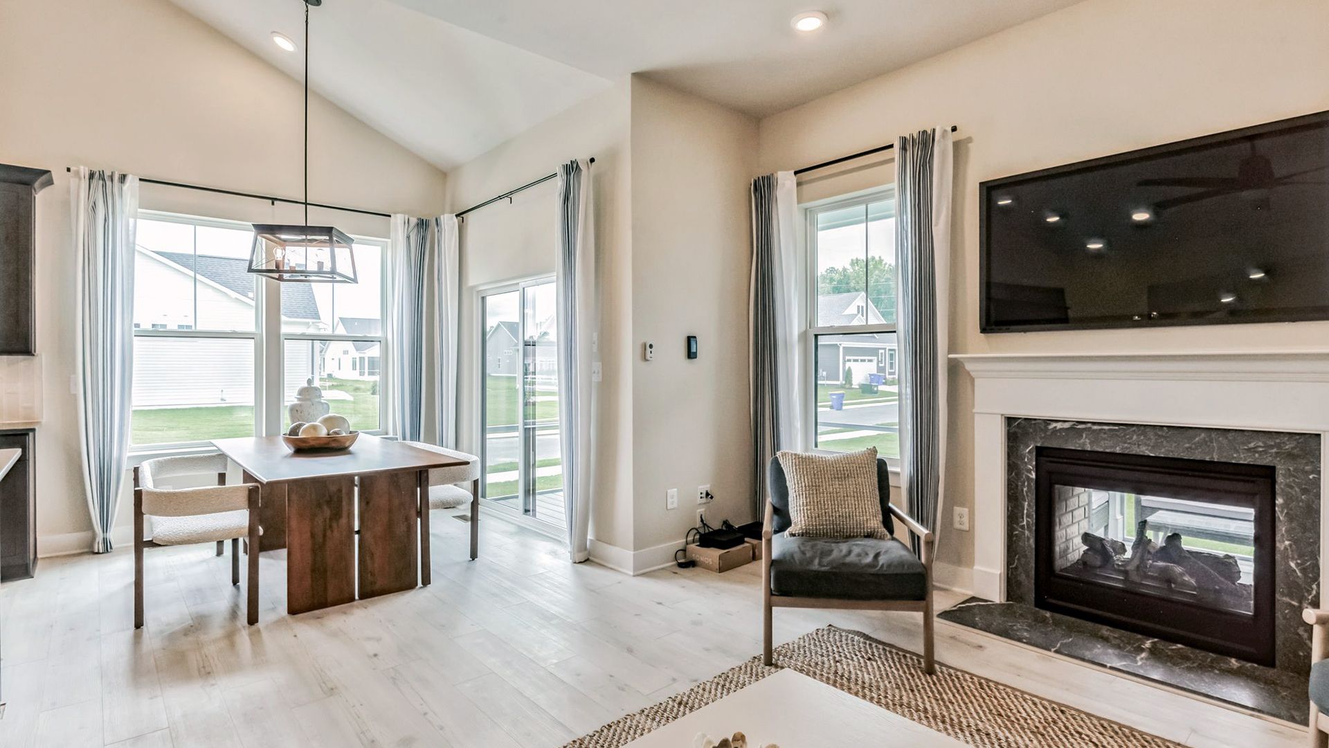 Living Space with a 2-Sided Fireplace
