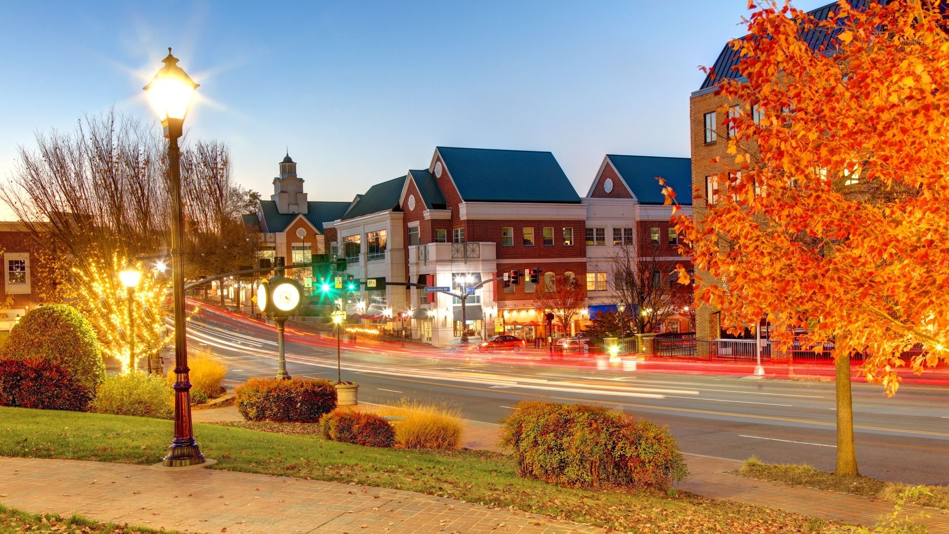 Shop and Dine in Nearby Old Town Square