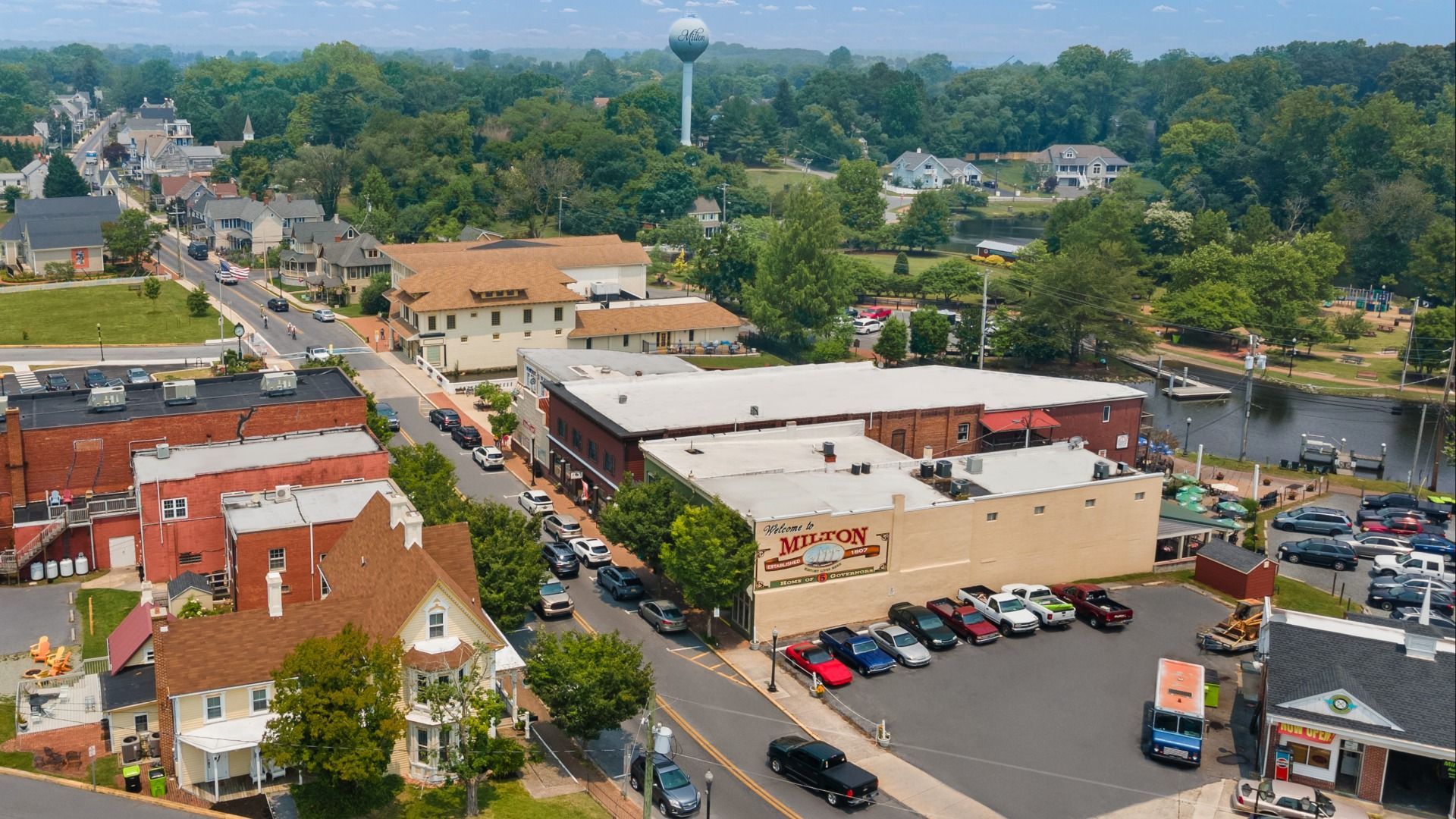 Close to Downtown Milton