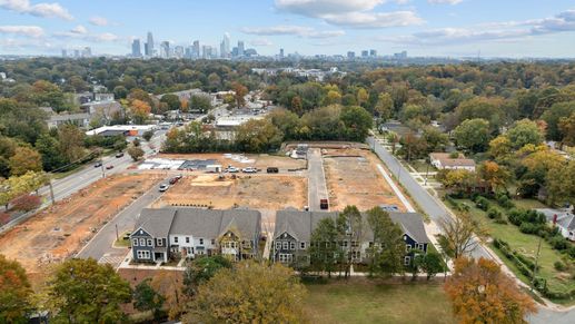 Greenway Overlook by premier builder DRB Homes, is thoughtfully designed just minutes from all the conveniences of Uptown!