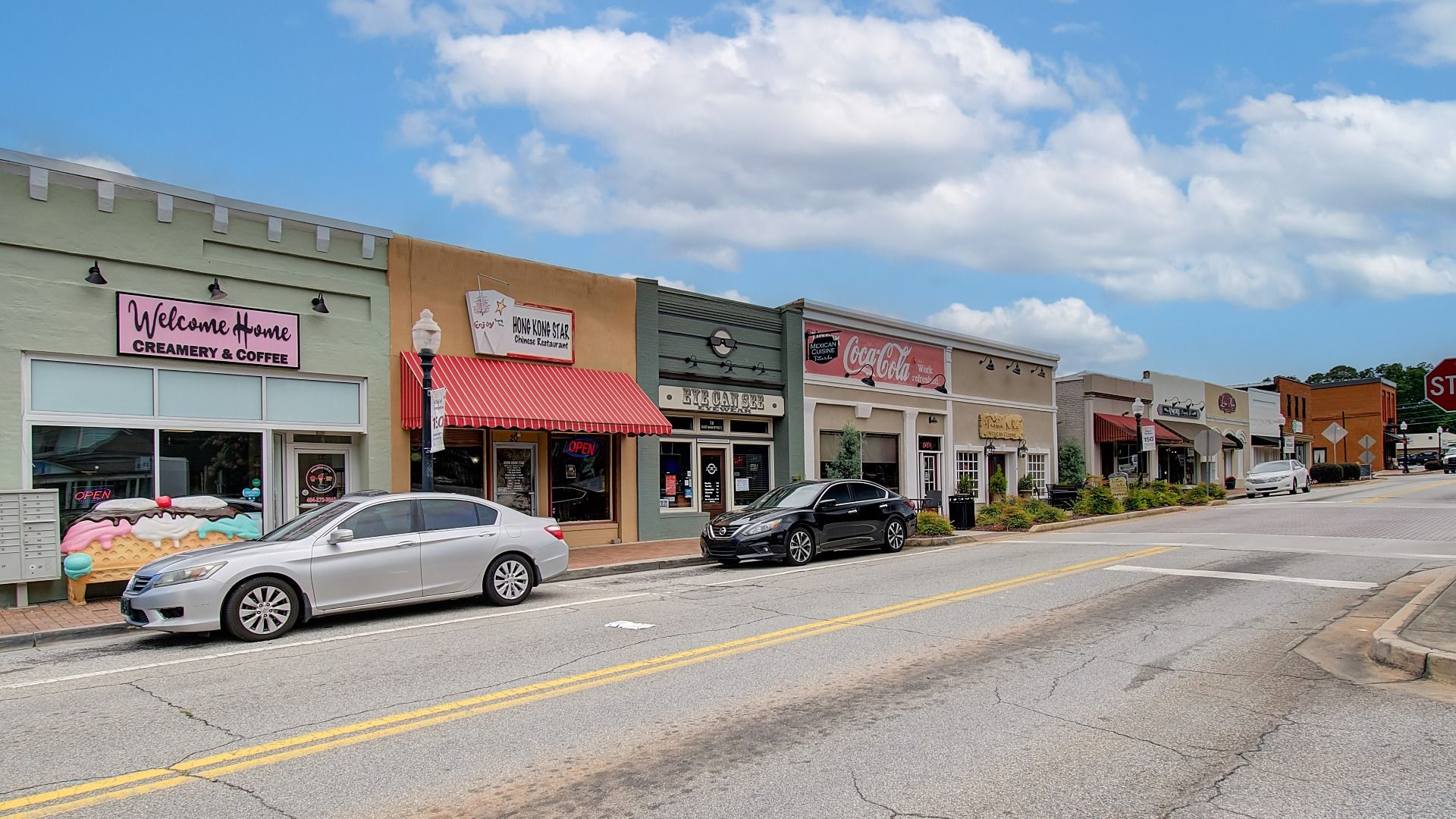 Downtown Hampton walkable strip of local coffee, ice cream, dining, and shops near Cambria at Traditions.