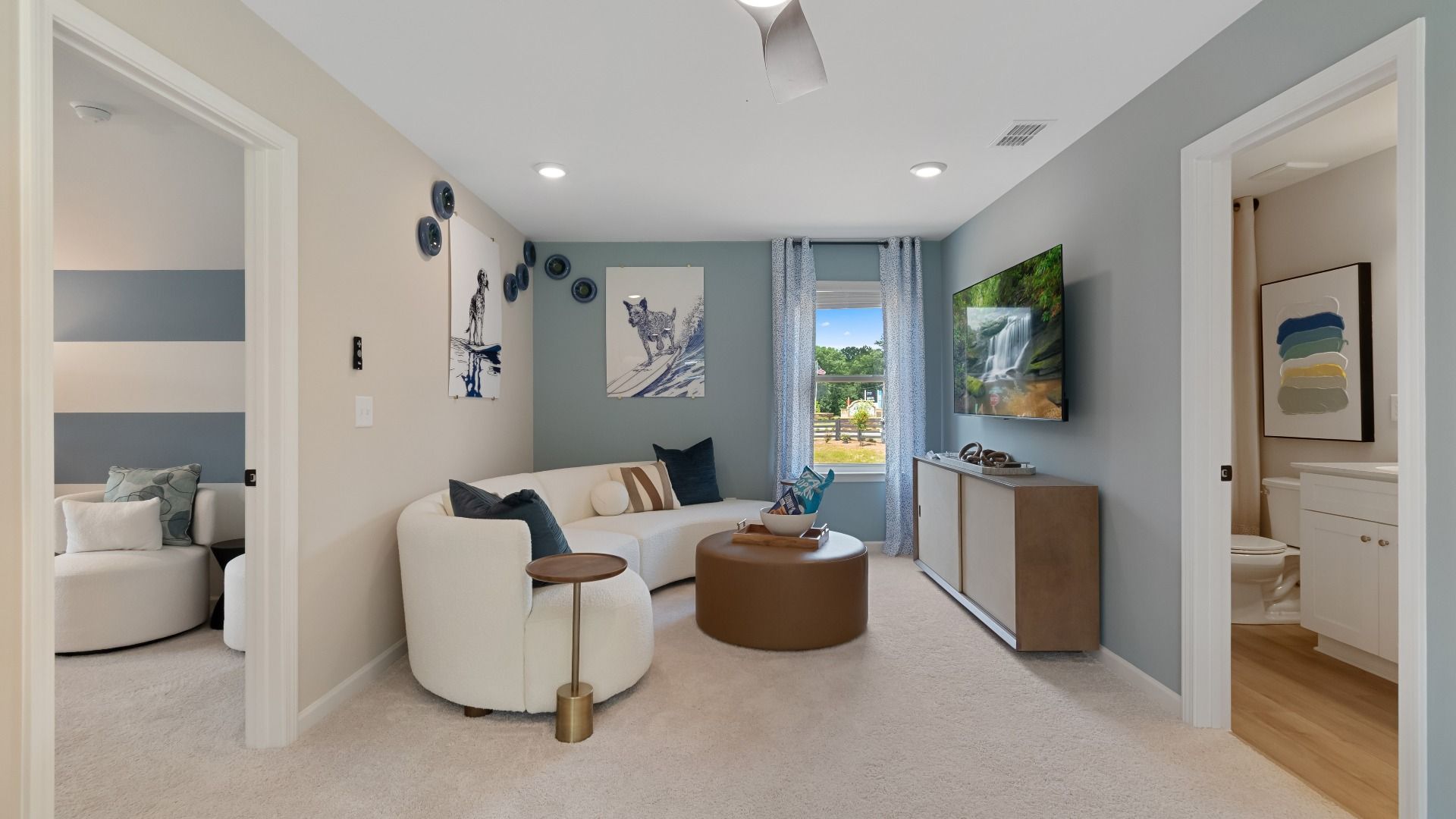 Spacious upstairs loft with plenty of light, perfect for home office or lounge.