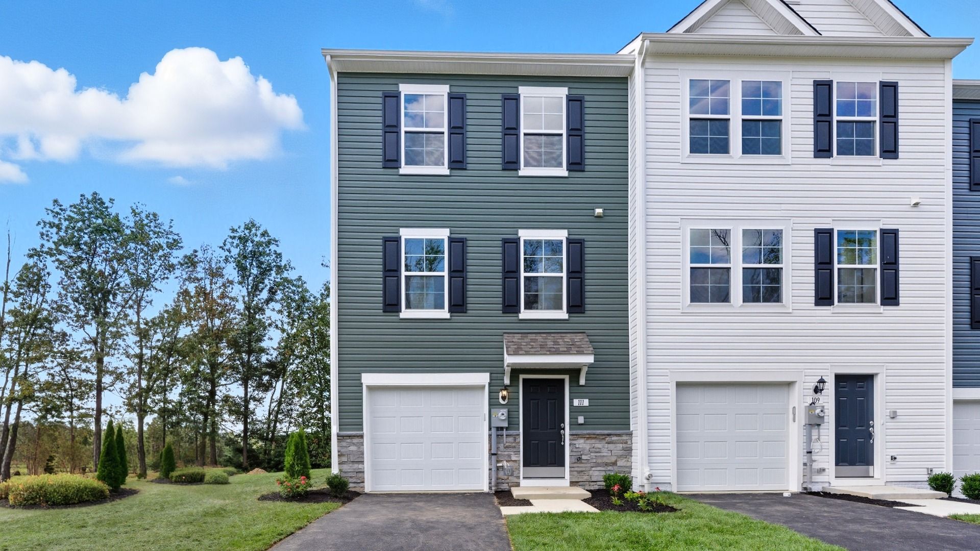 The York II exterior offers a simple, stylish design with inviting curb appeal.