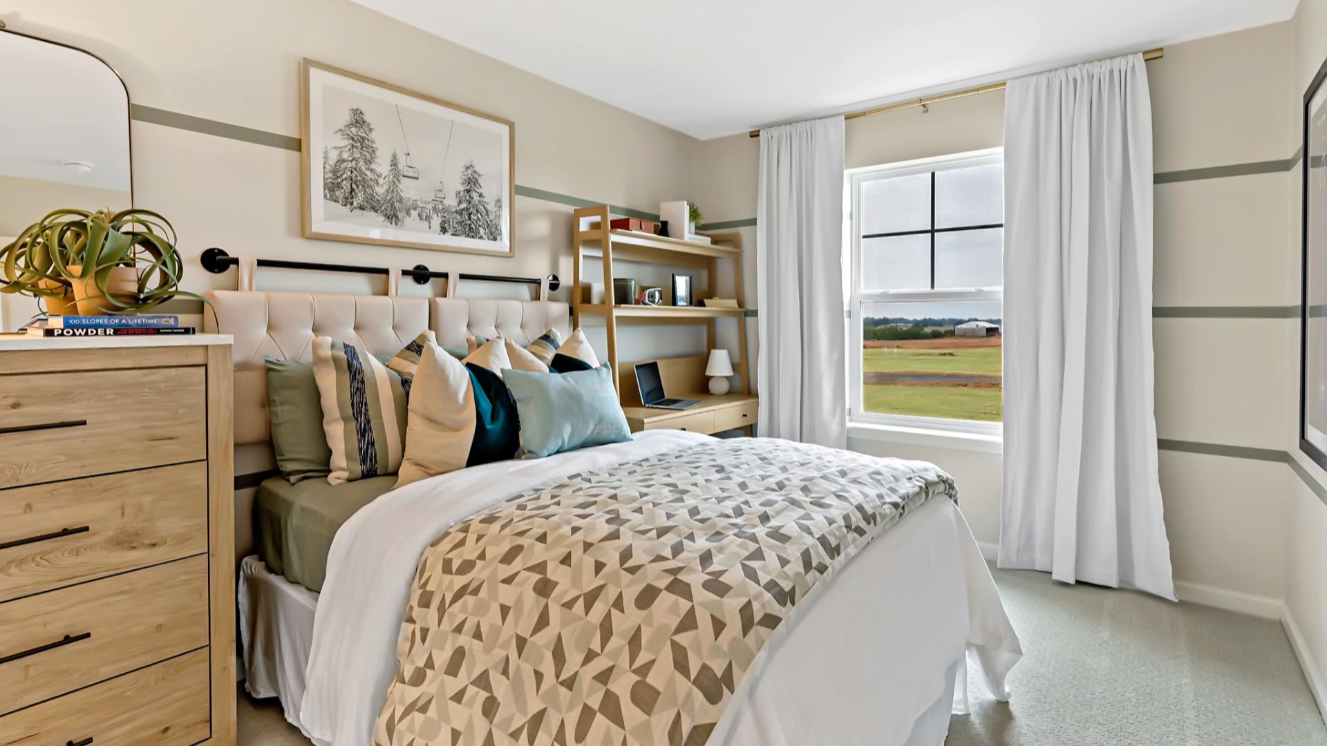 Secondary bedroom in the Lynnhaven.