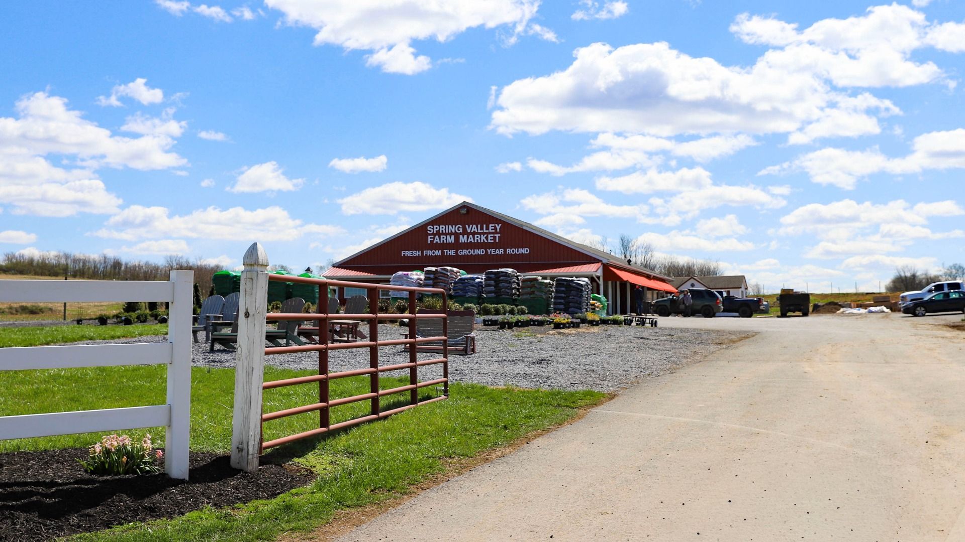 Spring Valley Farmers Market - Only 5 Miles from Martinsburg Station