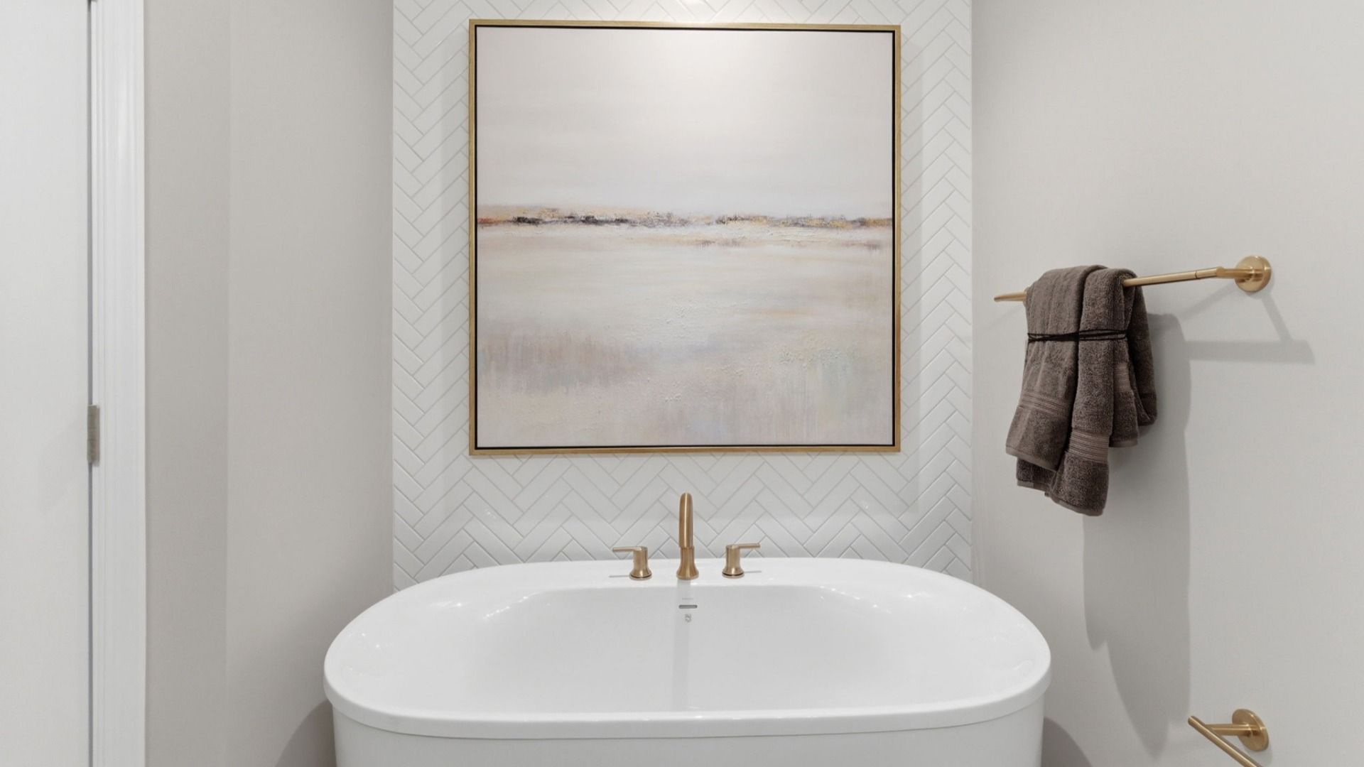 York II Owners Suite Stand-Alone Tub