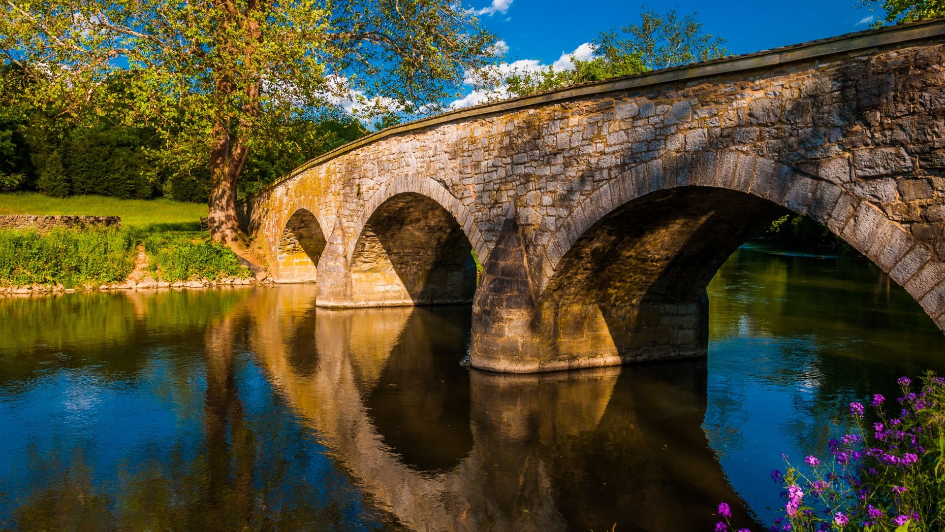 Explore the historic Burnside Bridge trail and more in Antietam National Battlefield, only 16 miles from Rosehill Manor.