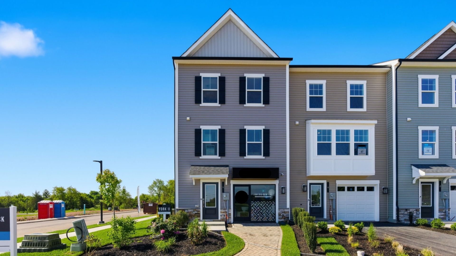 York II Garage - Table Rock Terrace Townhomes: Gettysburg, Pennsylvania - DRB Homes