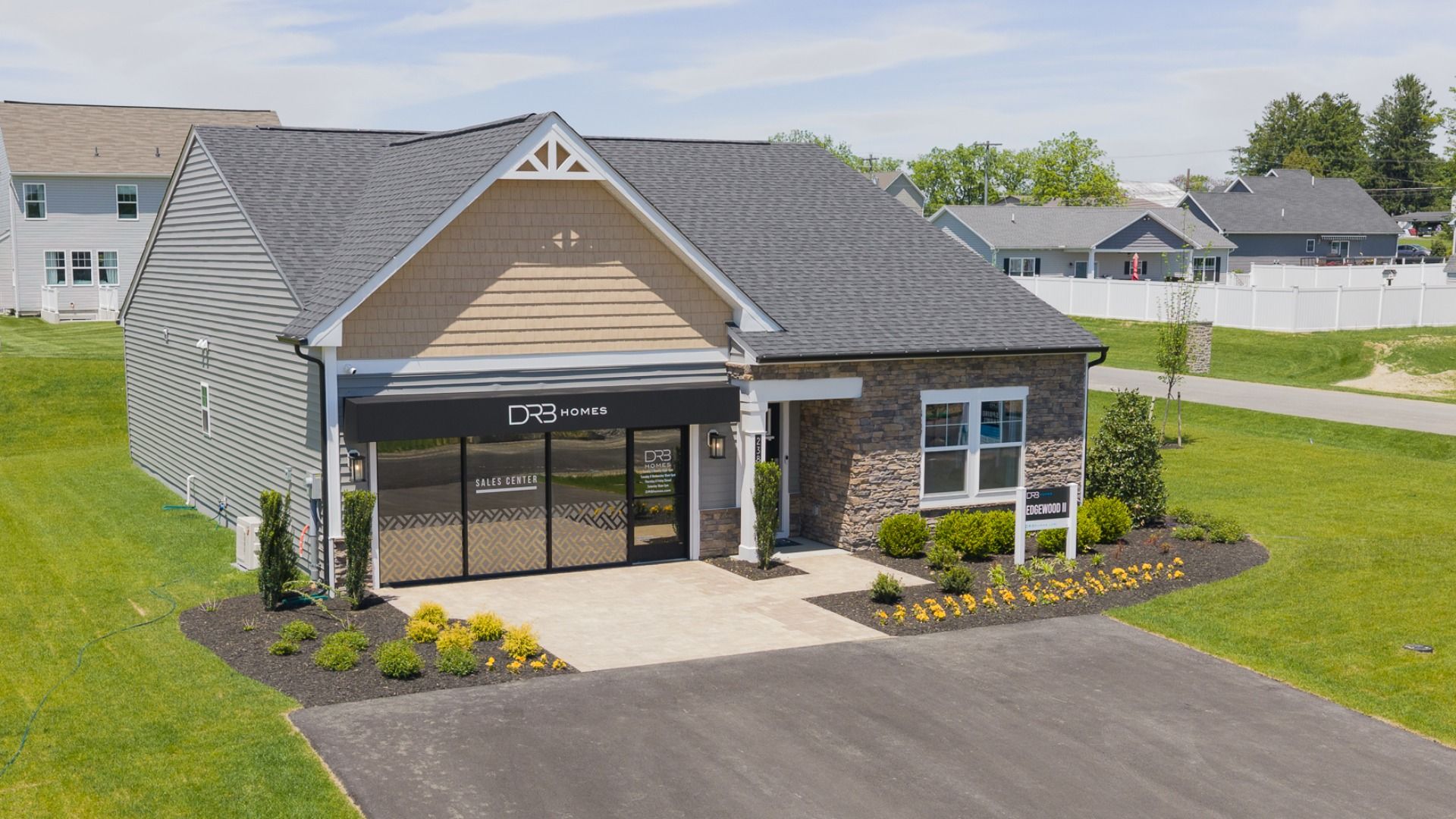 casa en Spring View Farms Single Family Homes por DRB Homes