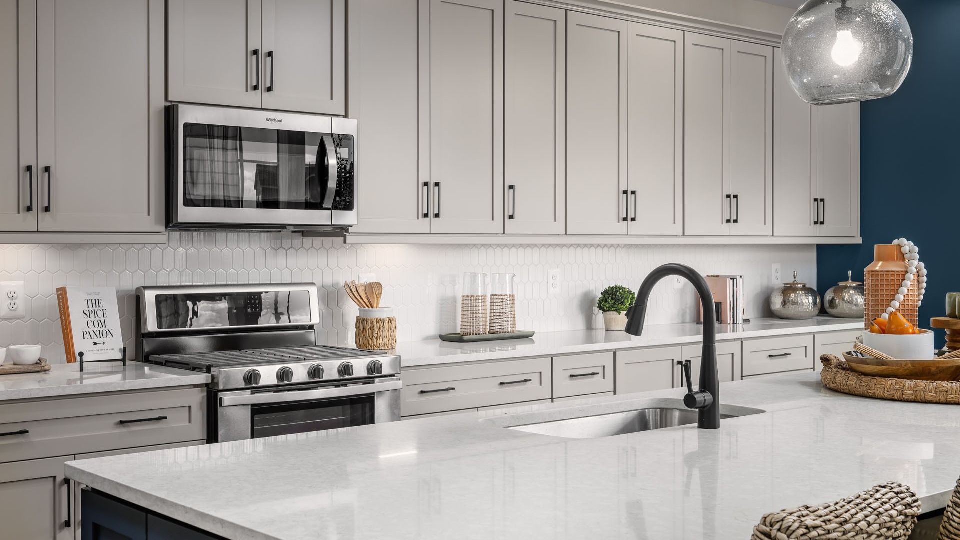 Bridgeport II Kitchen at Brunswick Crossing