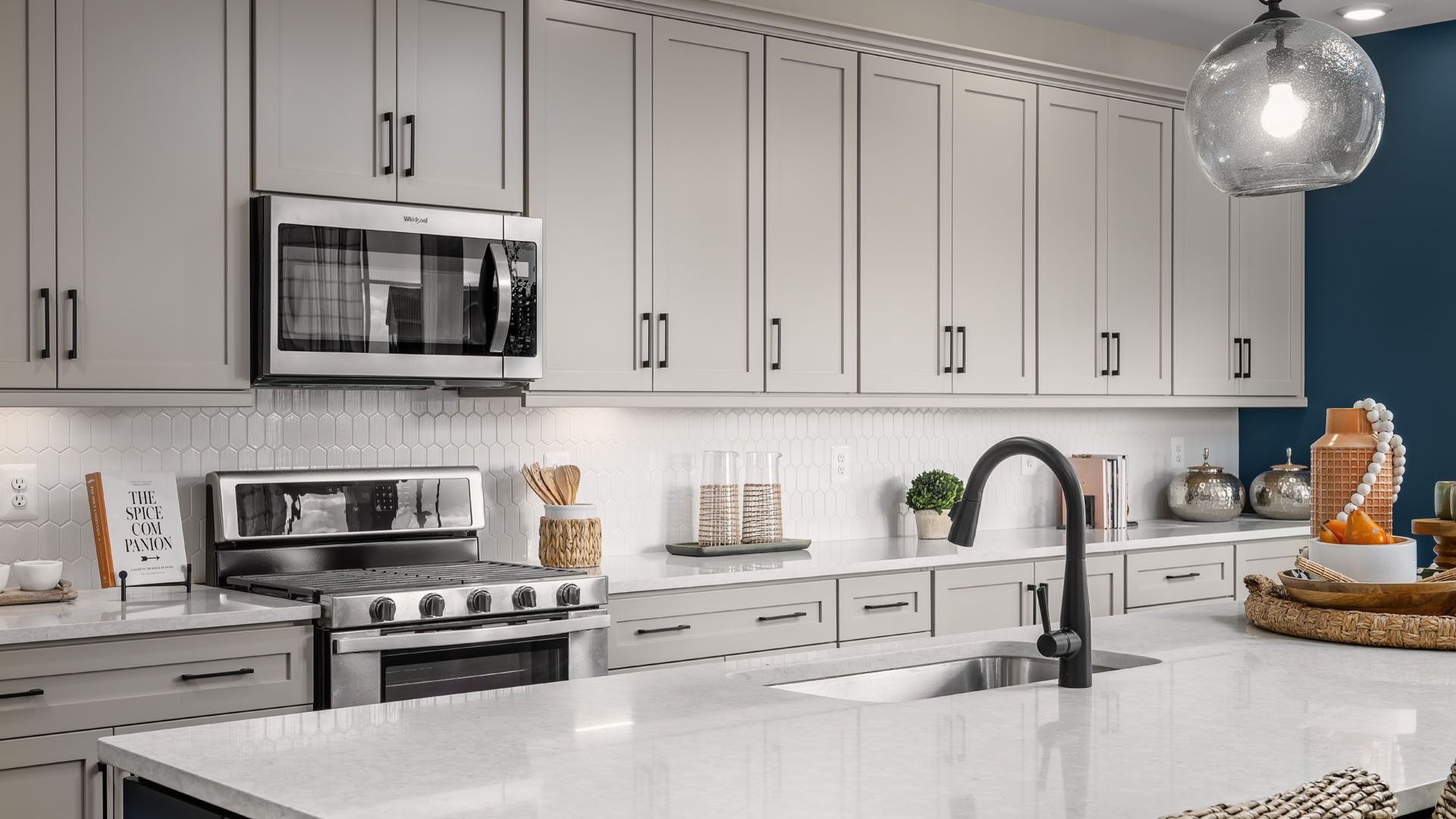 Bridgeport II Kitchen at Brunswick Crossing